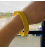 Siliconen Polsbandjes eigen tekst uitgefreesd per 100 stuks