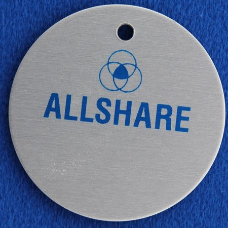 Tot 20cm² RONDE logoplaatjes in Aluminium met weersbestendige full Colour druk, in vele maten, scratch, met tape of met 1 of 2 gaatjes.