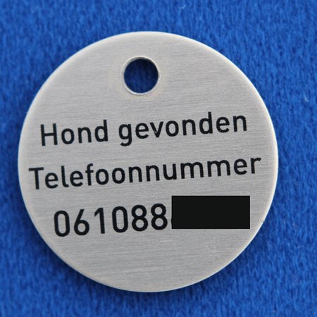 Tot 20cm² RONDE logoplaatjes in Aluminium met weersbestendige full Colour druk, in vele maten, scratch, met tape of met 1 of 2 gaatjes.