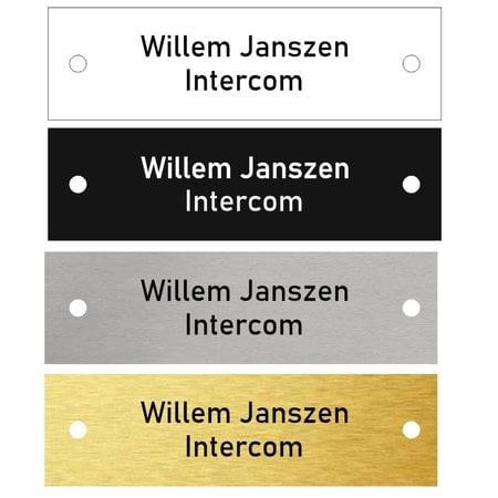 Kunststof Intercom Naamplaatje of een gewoon naamplaatje met gaatjes 70x20mm zoals bij veel VVE's in gebruik is.