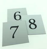 CombiCraft Huisnummer bordje White, Type 3 in 100x100x3mm met een zwart nummer in het Lettertype Plantagenet