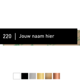 Kunststof naamplaatje 100x20mm met tape en huisnummer