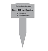 Grafmarkering 'Greenwich" is een rechthoekig RVS-Look bordje in  240x150mm  met licht gebogen bovenzijde