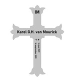 Grafmarkering 'Cross" is een graf markeringsbordje in een RVS-Look in het formaat  240x320mm  in de vorm van het heilige kruis.
