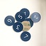 Restpartij Blauwe Nummerplaatjes Acrylaat 30mm rond 1 t/m 8 met tape