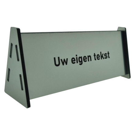 Tafelbordje Cabinet in Edelstaal Look met de tekst naar wens  in een afmeting  van 157 x 68mm en met een voetmaat van 47mm