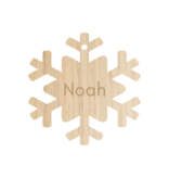 Houten Gepersonaliseerde Kerstbal in de vorm van een sneeuwvlok met jouw naam of kerstwens Ø 80 mm