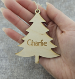 Houten Gepersonaliseerde Kerstbal in de vorm van een kerstboom met jouw naam of kerstwens 85 mm