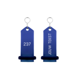 CombiCraft Midi Bumerang aluminium hotel sleutelhanger in blauw met zilveren gravering 30x75 mm