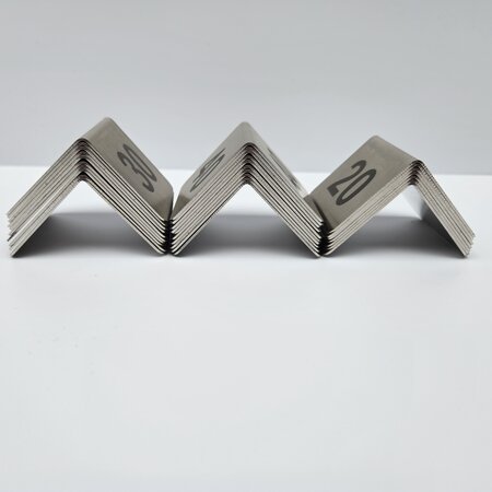 Tafelnummers van RVS 53x40 mm - 1 set van 36 bordjes met de nummers 14 t/m 40