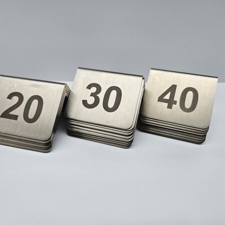 Tafelnummers van RVS 53x40 mm - 1 set van 36 bordjes met de nummers 14 t/m 40