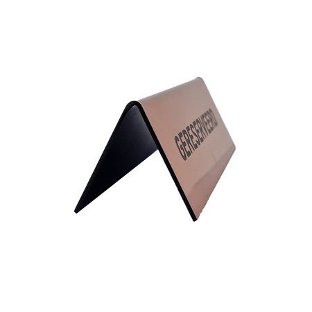 Gereserveerd bordje van acrylaat in koper met gravering 150x50mm  - per 1 stuk