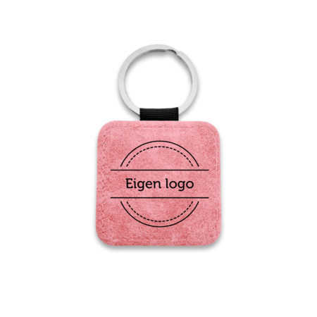 Leren sleutelhanger vierkant met logo in lichtroze 50x50mm - per 1 stuk