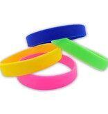 Siliconen of rubberen Polsbandjes blanco zonder opschrift, maar wel in vier kleuren te verkrijgen vanaf 1 stuks.