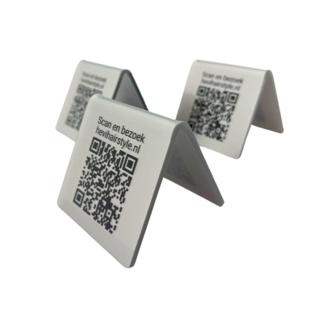 QR-code bordje met eigen tekst van plexiglas in zilverkleurig - per 1 stuk