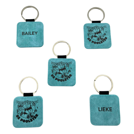 Leren sleutelhanger vierkant met logo in turquoise 50x50mm - per 1 stuk