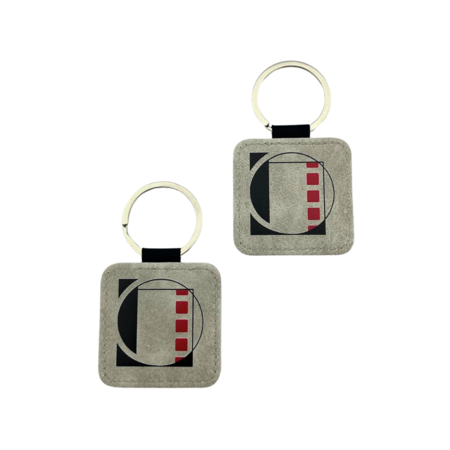 Leren sleutelhanger vierkant met logo in lichtgrijs 50x50mm - per 1 stuk