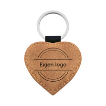 Leren sleutelhanger hart met ontwerp lichtbruin