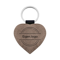 Leren sleutelhanger hart met ontwerp grijs