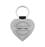 Leren sleutelhanger hart met eigen ontwerp 62x57mm lichtgrijs - per 1 stuk