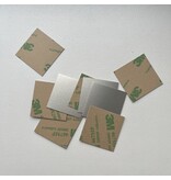 Ultra dunne, buigbare  Aluminium Vierkante nummerplaatjes met tape en gravering in 30x30mm en 0,13 mm dun.  Ideaal voor op fietsen en lockers.