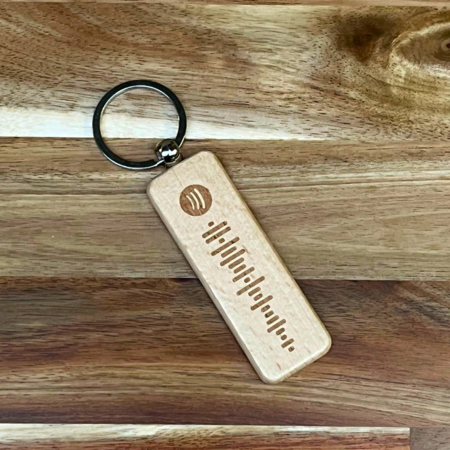 Houten sleutelhanger rechthoek 27x80 mm met gravering - per 1 stuk