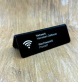 Wifi bordje met wachtwoord en netwerknaam in zwart van plexiglas - per 1 stuk