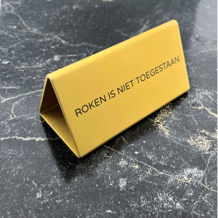 Tafelbordje Cody van goudkleurig aluminium met eigen ontwerp 100x55mm - per 1 stuk