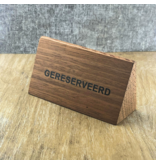 Gereserveerd bordje van meranti hout 110x57mm - per 1 stuk