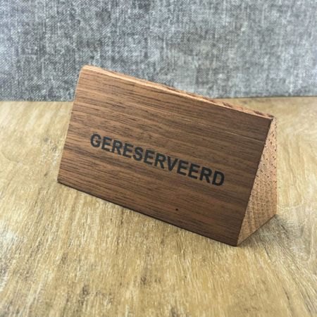 Gereserveerd bordje van meranti hout 110x57mm - per 1 stuk