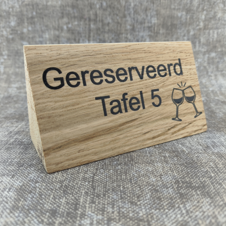 Tafelbordje van eikenhout 110x57mm met eigen ontwerp - per 1 stuk
