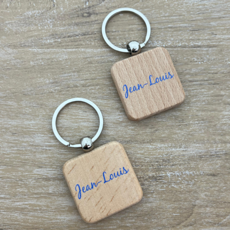 Houten sleutelhanger vierkant met logo 40x40mm - per 1 stuk