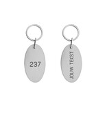 CombiCraft Victor Ovaal aluminium hotel sleutelhanger zilver met zwarte gravering – verkrijgbaar in meerdere maten