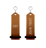 CombiCraft Bumerang aluminium hotel sleutelhanger in brons met witte gravering 30x100 mm