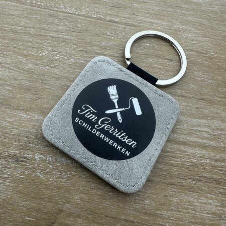 CombiCraft Leren sleutelhanger vierkant met logo in lichtgrijs 50x50mm - per 1 stuk