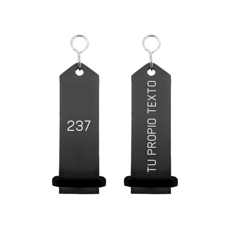 CombiCraft Bumerang aluminium hotel sleutelhanger in zwart met zilveren gravering 30x100 mm