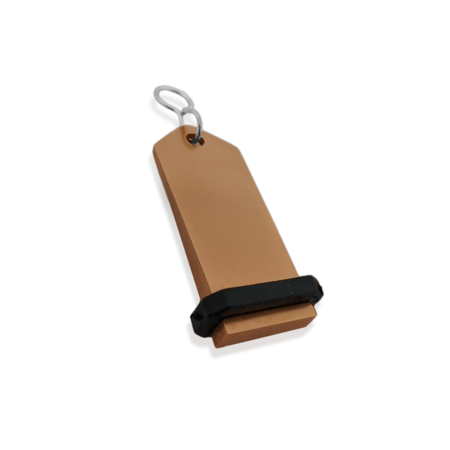 Midi Bumerang aluminium hotel sleutelhanger in brons met zilveren gravering 30x75 mm