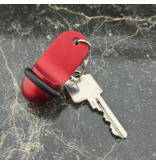 Mini Classic aluminium hotelsleutelhanger in rood met zilveren gravering