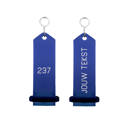 Bumerang aluminium hotel sleutelhanger in blauw met zilver gravering 30x100 mm
