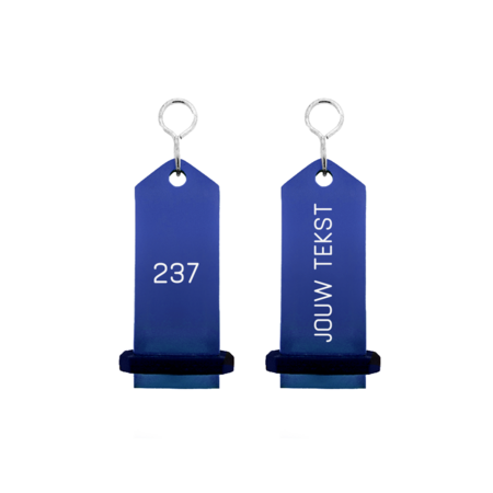 Midi Bumerang aluminium hotel sleutelhanger in blauw met zilveren gravering 30x75 mm