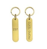 Victor Label aluminium hotel sleutelhanger goud met zwarte gravering met afmetingen van 78 x 20 x 1,5 mm