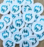 Kleine plastic munten Ø23mm met jouw eigen ontwerp - per 100 stuks