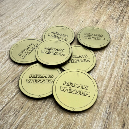 Plastic reliëfmunten Ø38mm met jouw ontwerp - per 1000 stuks