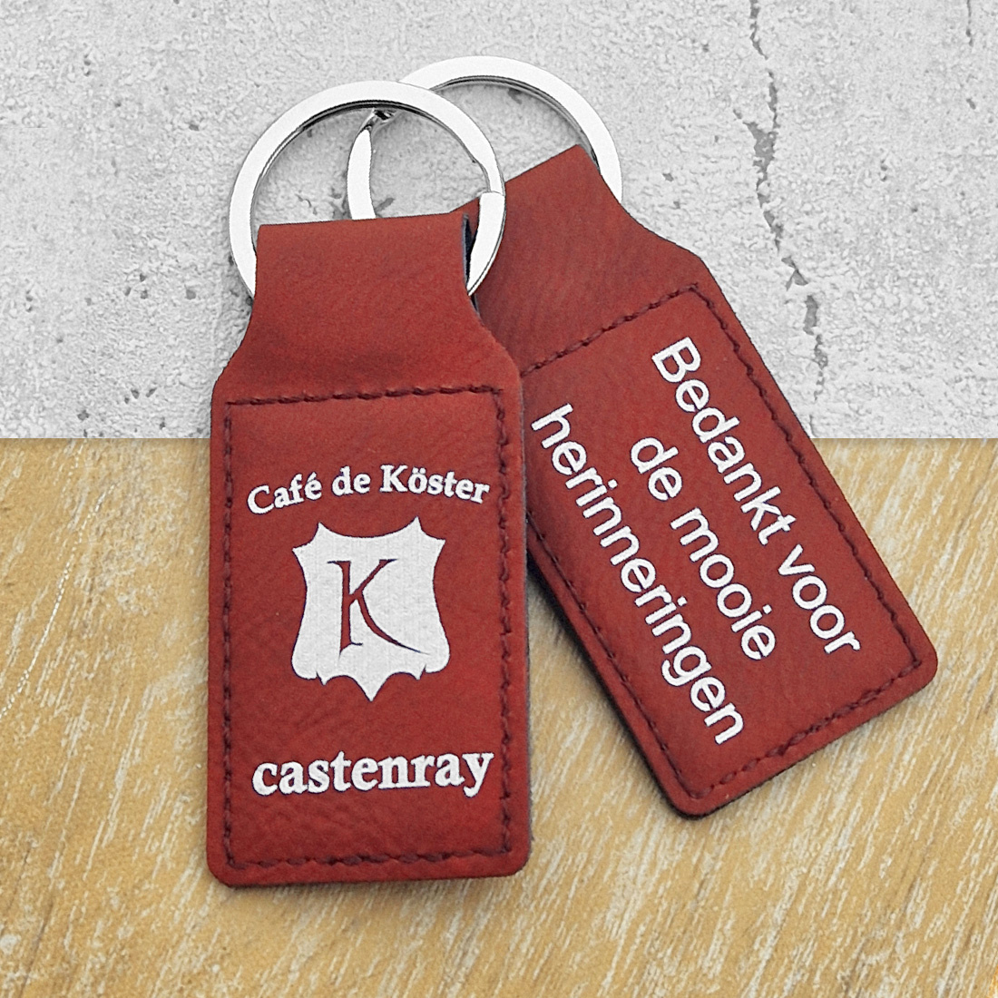 Overview bordeaux rode leren sleutelhanger met bedrukking