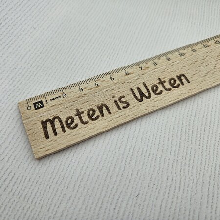 Houten liniaal 30cm gegraveerd met naam - per stuk