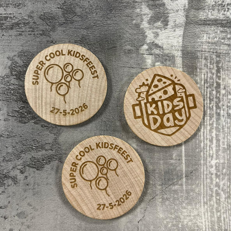 CombiCraft Houten munten met eigen gravering Ø50mm - per 100 stuks