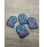 CombiCraft Plexiglas Pin of speldje snel te leveren, Gekleurd plexiglas met een bedrukking en afgewerkt met een vlindersluiting of brochespeld.