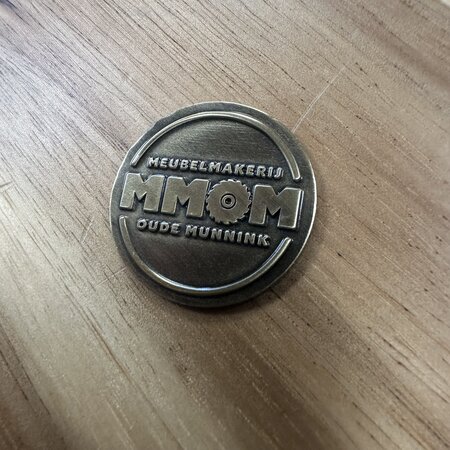 CombiCraft Gegoten logo plaatje Ø25mm met of zonder tape vanaf 100 stuks