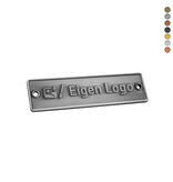 Gegoten logo plaatje 60x15mm met gaten vanaf 100 stuks