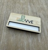 Bamboe naambadge met venster 72x38mm eigen ontwerp - per stuk